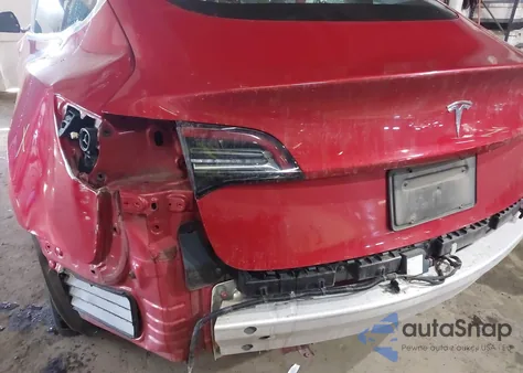 2020 Tesla Model 3 Standard Range Plus Rear-Wheel Drive/Standard Range Rear-Wheel Drive z USA, uszkodzony, nr VIN 5YJ3E1EA0LF705618